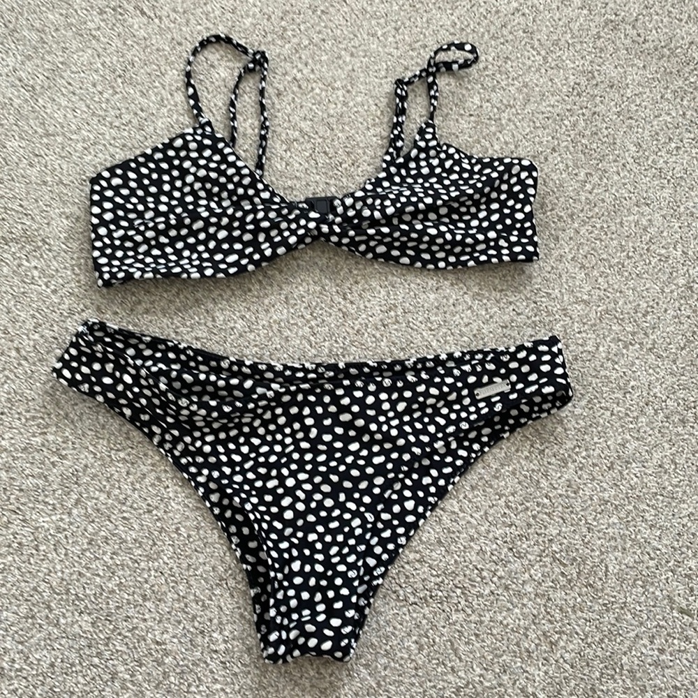 Blackbough swim black and white spot set both size S